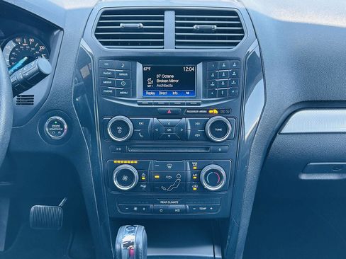 Used 2017 Ford Explorer XLT FWD image 15