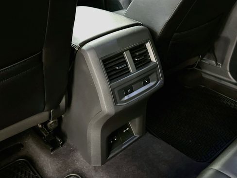 Used 2021 Volkswagen Atlas Cross Sport SEL Premium R-Line AWD/4WD image 29
