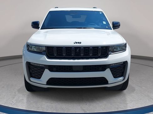 Used 2026 Jeep Grand Cherokee Limited AWD/4WD image 2