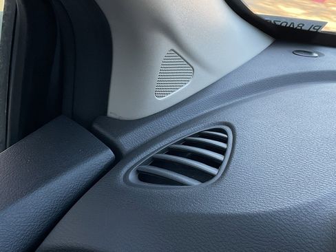 Used 2025 Nissan Versa SV image 25