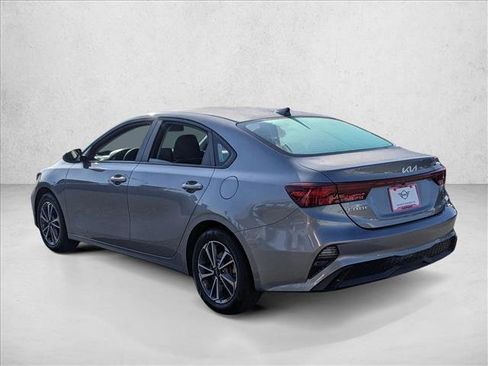 Used 2022 Kia Forte LXS image 8