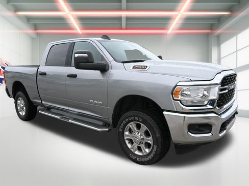 Used 2024 RAM 2500 Big Horn AWD/4WD image 4