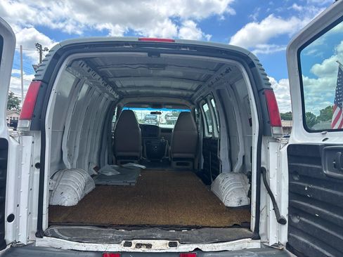 Used 2002 Chevrolet Express 2500 RWD image 10