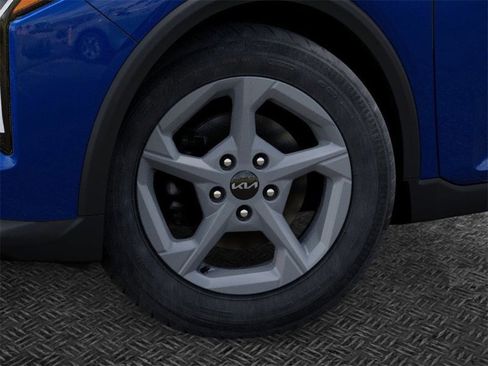 New 2025 Kia K4 LXS image 9