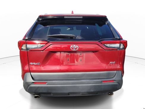 Used 2023 Toyota RAV4 XLE w/ Convenience Package FWD image 6