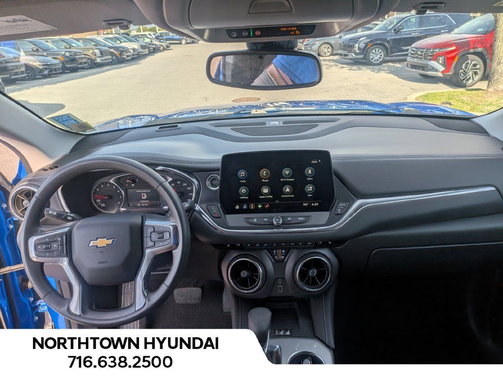 Used 2024 Chevrolet Blazer LT w/ Convenience Package AWD/4WD image 6