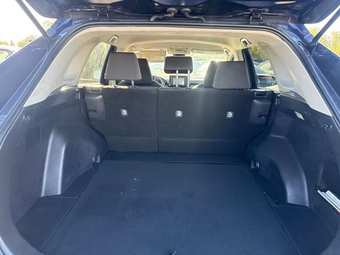 Used 2021 Toyota RAV4 XLE w/ Carpet Mat Package (TMS) FWD image 14