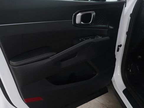 Used 2023 Kia Sorento LX image 24