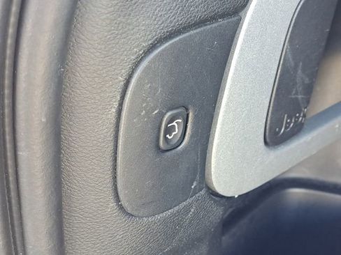 Used 2018 Jeep Cherokee Trailhawk w/ Comfort/Convenience Group image 26