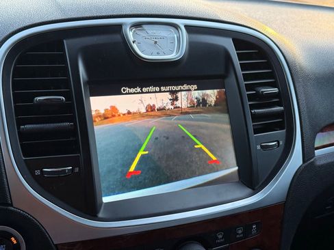 Used 2014 Chrysler 300 AWD w/ Driver Convenience Group image 30