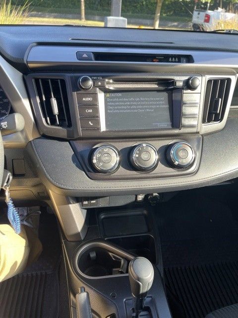 Used 2017 Toyota RAV4 LE AWD/4WD image 10