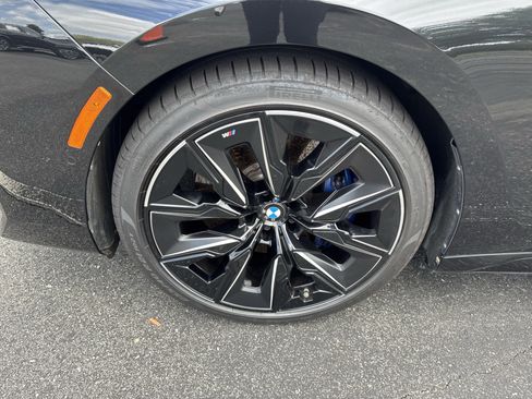 Used 2023 BMW i7 xDrive60 AWD/4WD image 34
