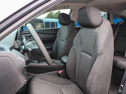 Used 2025 Honda Accord SE image 17
