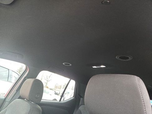 Used 2023 Chevrolet Traverse LT image 20