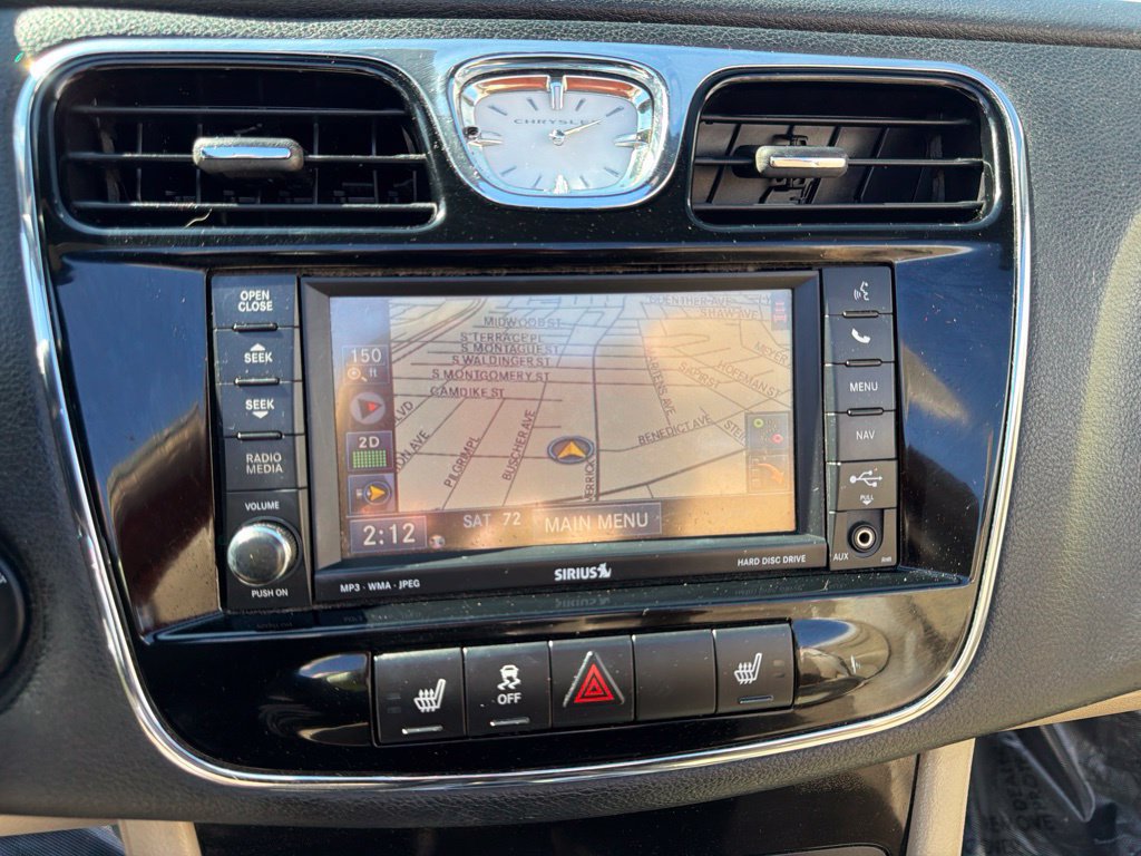 Used 2013 Chrysler 200 Limited FWD image 27