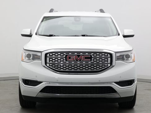 Used 2019 GMC Acadia Denali AWD/4WD image 2