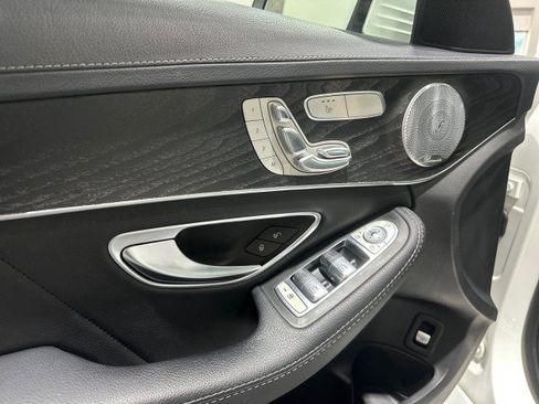 Used 2015 Mercedes-Benz C 300 4MATIC Sedan image 41