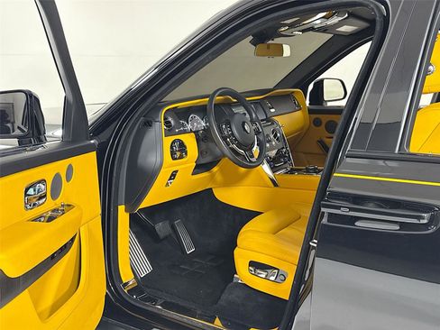 Used 2020 Rolls-Royce Cullinan image 12