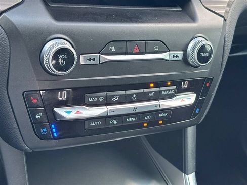 Used 2020 Ford Explorer Limited AWD/4WD image 25