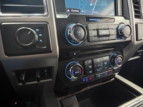 Used 2018 Ford F350 Lariat w/ Lariat Ultimate Package AWD/4WD image 24
