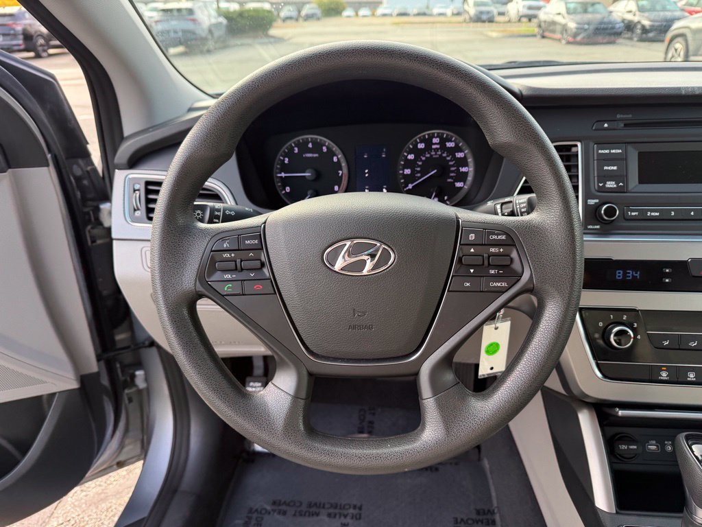 Used 2015 Hyundai Sonata SE FWD image 11