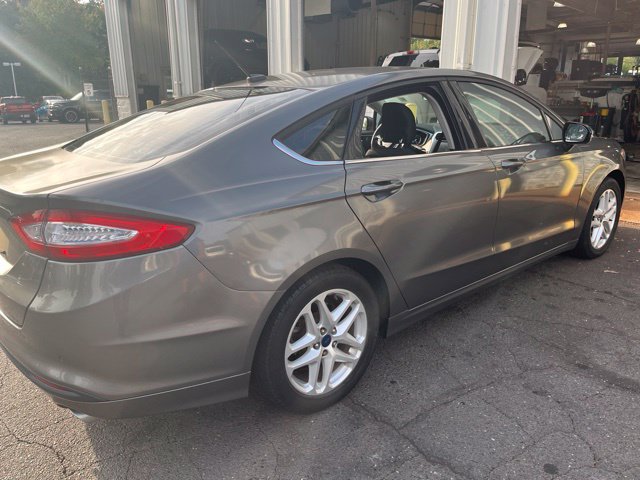 Used 2014 Ford Fusion SE FWD image 3