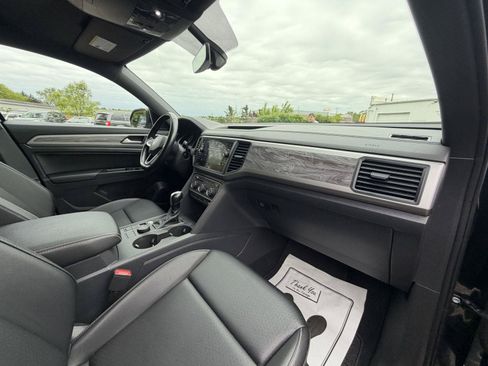 Used 2020 Volkswagen Atlas Cross Sport SE AWD/4WD image 31