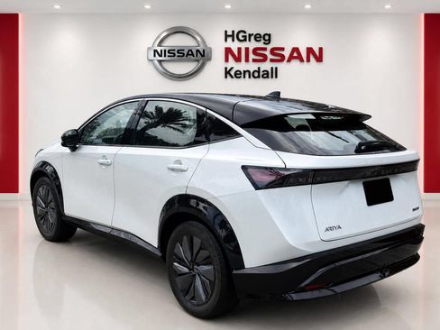 Used 2024 Nissan Ariya FWD image 2