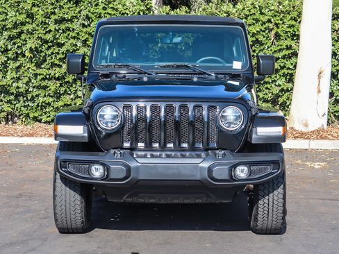 Used 2022 Jeep Wrangler Unlimited Sahara AWD/4WD image 2