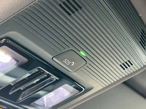 New 2026 Volkswagen Tiguan SE R-Line FWD image 32