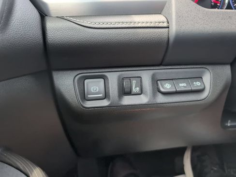 Used 2022 GMC Acadia SLT w/ Elevation Edition FWD image 28