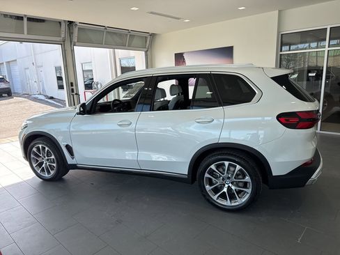 New 2026 BMW X5 xDrive40i image 5
