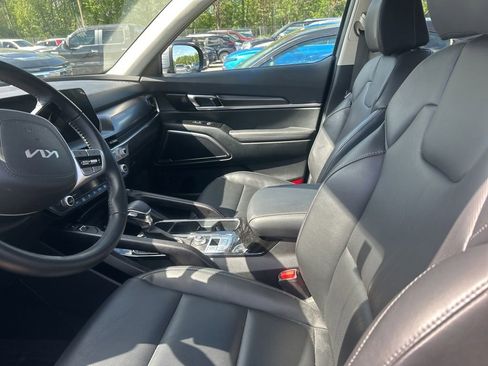 Used 2025 Kia Telluride S FWD image 11