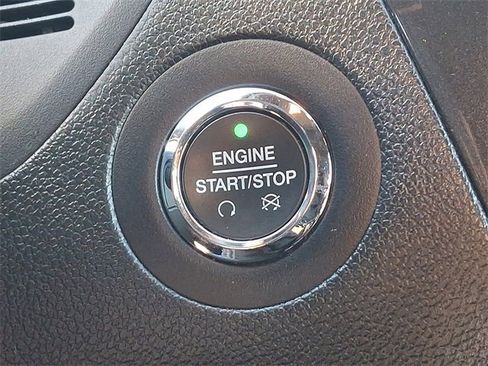 Used 2018 Ford Explorer XLT w/ Equipment Group 201A image 22