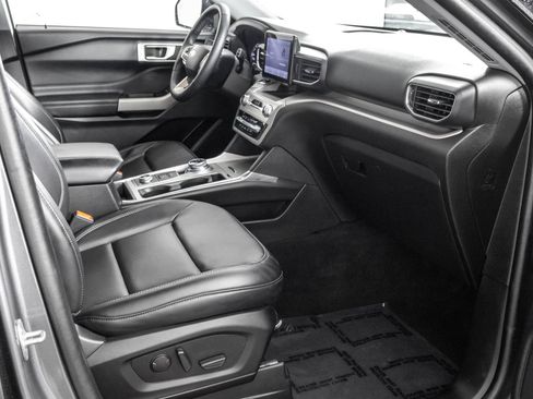 Used 2023 Ford Explorer XLT w/ Equipment Group 202A AWD/4WD image 42