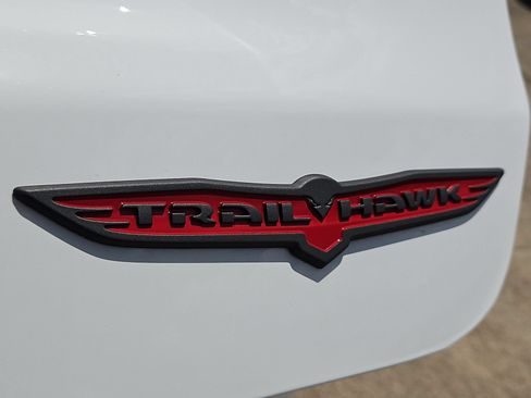 Used 2026 Jeep Compass Trailhawk AWD/4WD image 11