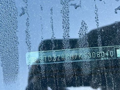 Used 2019 Toyota Highlander LE image 3