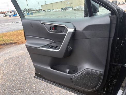 Used 2025 Toyota RAV4 LE image 20