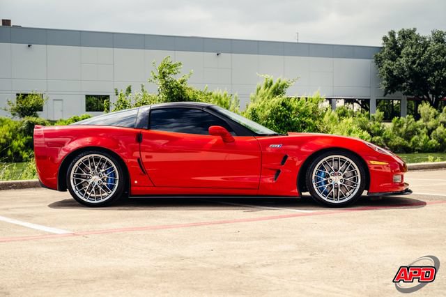 Used 2009 Chevrolet Corvette ZR1 w/ Preferred Equipment Group RWD image 12