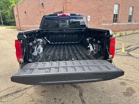 New 2026 Chevrolet Colorado LT w/ LT Convenience Package AWD/4WD image 8