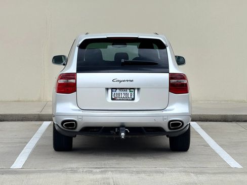 Used 2010 Porsche Cayenne AWD/4WD image 6