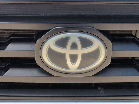 Used 2020 Toyota Tacoma SR AWD/4WD image 5