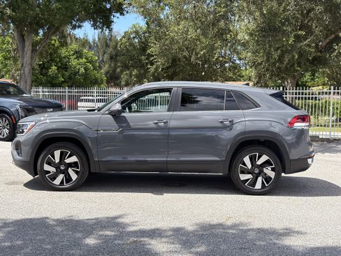 New 2026 Volkswagen Atlas Cross Sport SE FWD image 4