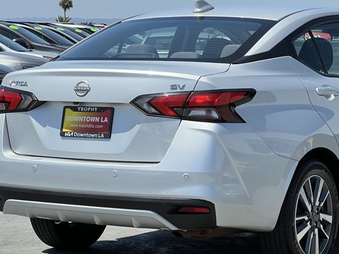 Used 2023 Nissan Versa SV FWD image 8