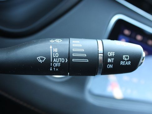 Used 2023 Cadillac XT4 Sport w/ Sun And Sound Package AWD/4WD image 33