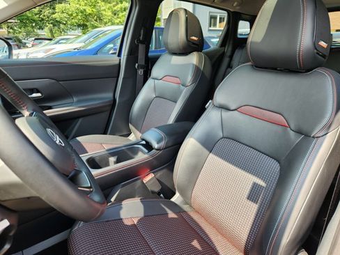 Certified 2025 Nissan Kicks SR w/ SR Premium Package AWD/4WD image 7