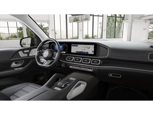 New 2026 Mercedes-Benz GLS 450 4MATIC image 6