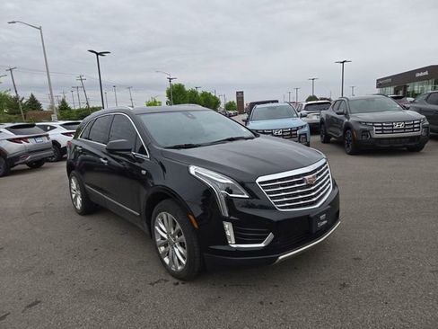 Used 2017 Cadillac XT5 Platinum AWD/4WD image 4