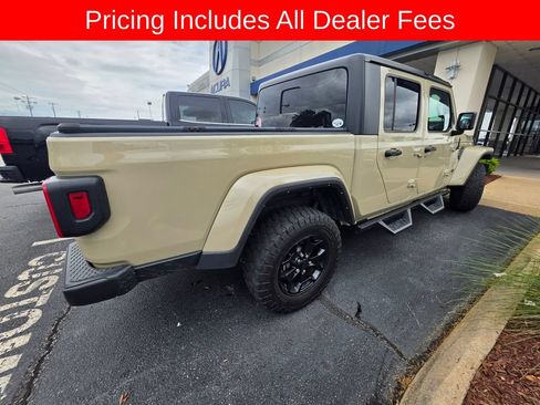 Used 2022 Jeep Gladiator Sport AWD/4WD image 5