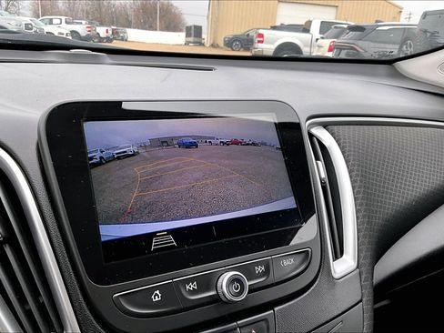 Used 2020 Chevrolet Malibu LS image 28